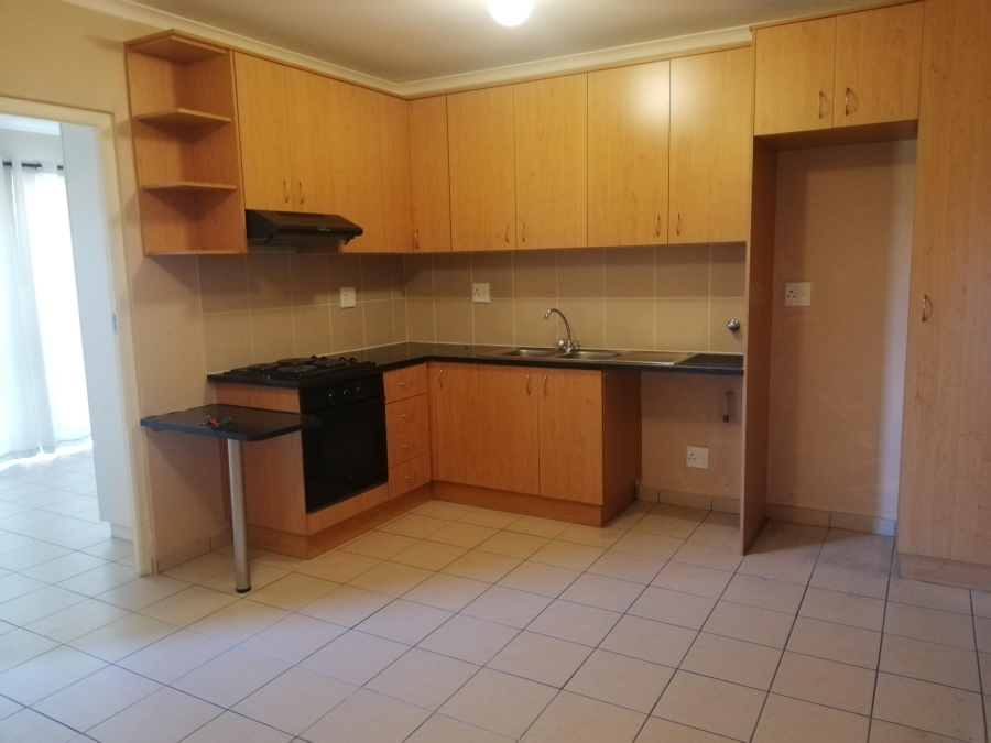 To Let 1 Bedroom Property for Rent in Lansdowne Western Cape